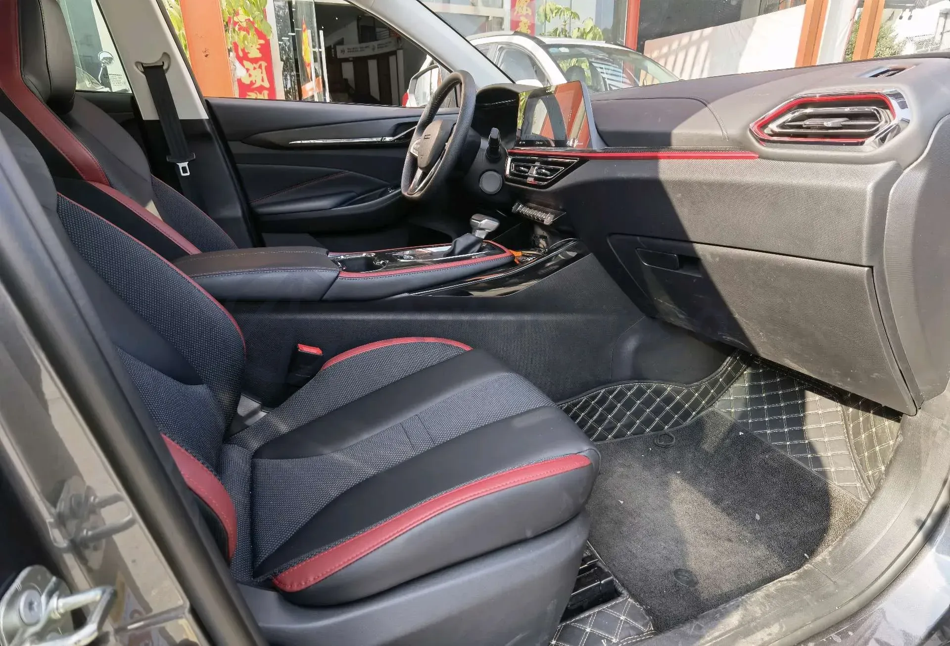 2023 ChangAn Oshan X5 1.5T 188HP L4 7DCT,autocango,china used car exporter,china ev exporter,chinese used car exporter,chinese used ev exporter